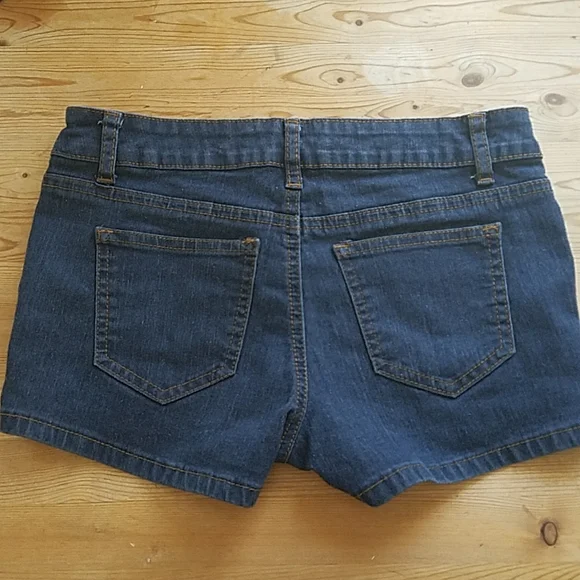 🦄2/$20🦄Denim Short Shorts - Picture 3 of 8